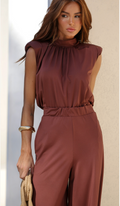 MACACÃO PANTALONA MARROM COM GOLA ALTA